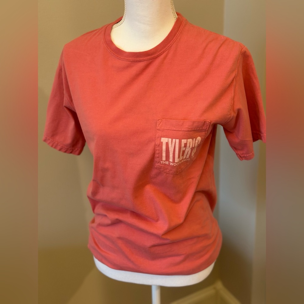 Tyler’s Texas pink tee